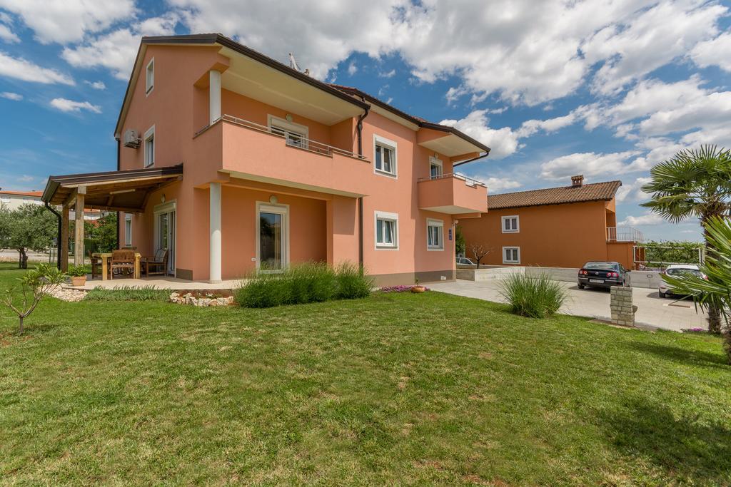 Guest House Gloria Новиград Экстерьер фото