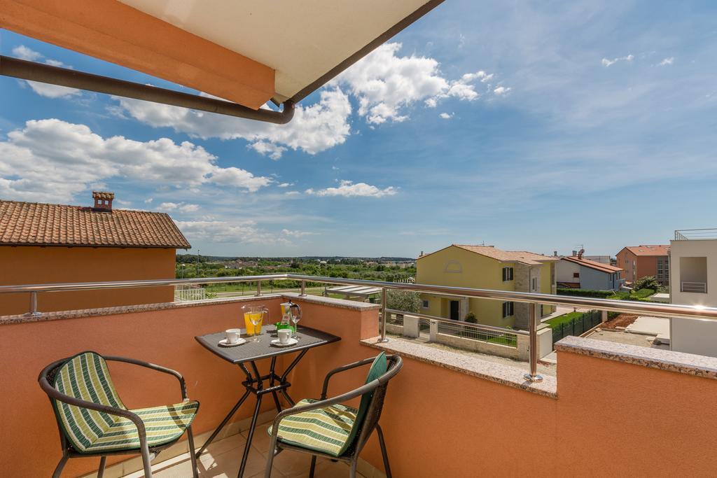 Guest House Gloria Новиград Экстерьер фото